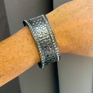 Fun bracelet!! Great condition!